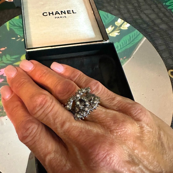 SOLD πCHANEL DOUBLE CC SILVER RING ππ₯π€©π (Size 6.5) - Picture 4 of 11